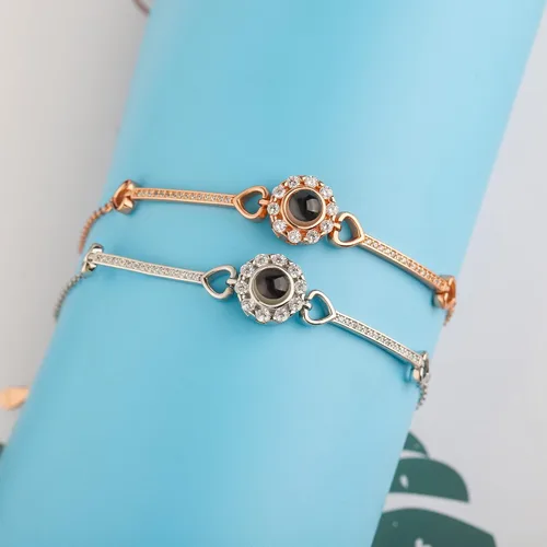 Vista 4 de Godchoices Pulsera de fotos personalizada, pulsera de proyección de fotos con imagen en el interior, collar con texto en inglés "I Love You