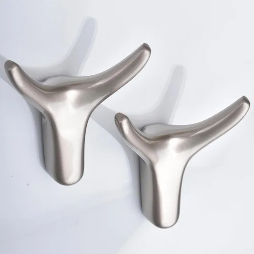 Vista 8 de Alele 2 ganchos de cuerno negros montados en la pared, ganchos de doble pared de metal resistente para colgar abrigos, toallas, sombreros, etc.
