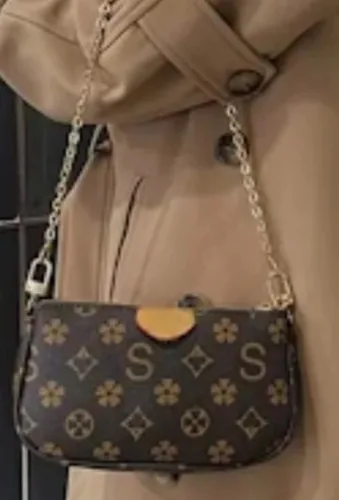 Vista 4 de Conjunto de bolso de mano de 3 piezas para mujer con correa marrón, rosa y marrón oscuro, así como una pequeña correa dorada, Marrón