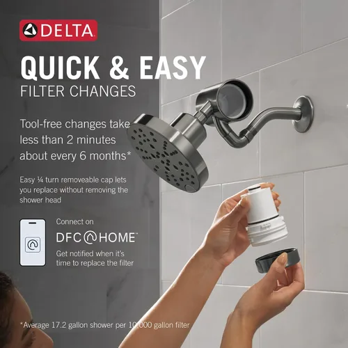 Vista 3 de Accesorio de Filtro de Ducha Premium Delta Faucet Clarifi con Filtro, Filtro de Ducha para Agua Dura, Filtro de Cabezal de Ducha, Negro Acero