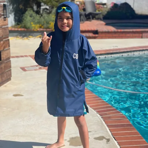 Vista 13 de COR Surf Swim Parka for Youth and Adults Heavy-Duty Weatherproof Swimming Jacket with Size Options for Men, Women and Kids