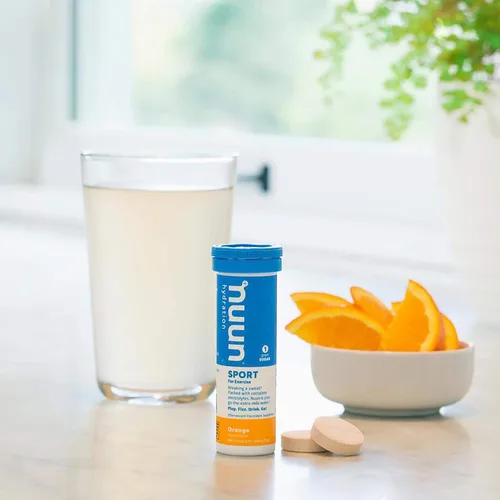 Vista 4 de Nuun Sport: Tabletas de bebida mejorada con electrolito de naranja (6 tubos de 10 tabletas) previamente Nuun Active.