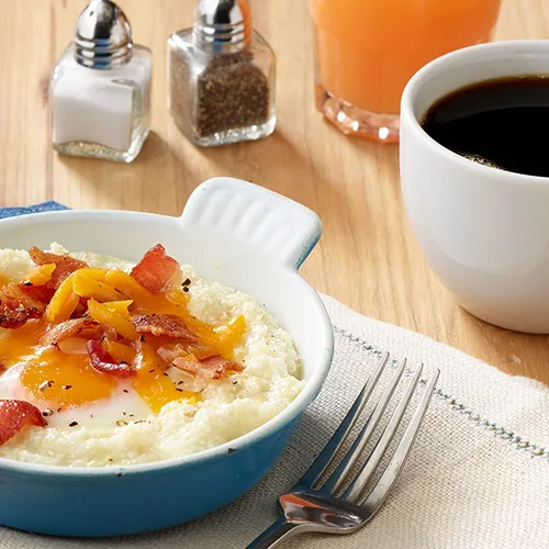 Vista 4 de Quaker Sémola Instantánea, Sabor a Mantequilla, Cereal para el Desayuno 1.48 Onzas (Paquete de 12)