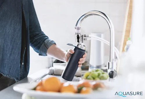 Vista 6 de Aquasure Sistema de filtración de agua potable para encimera de la serie Dash con bloque de carbono de 0.5 micrones (blanco)