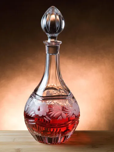 Vista 2 de Barski - Corte a mano - Boca soplada - Cristal - Decantador de vino - Con diseño rosa - 32 oz. - Hecho en Europa
