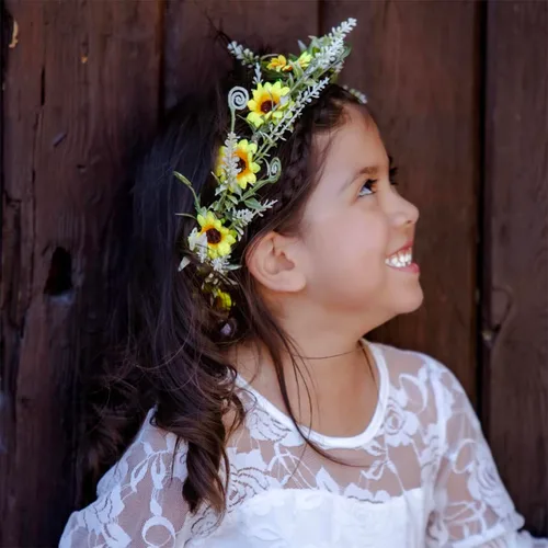 Vista 5 de DDazzling - Diadema de flores de eucalipto para mujer y niña, diseño de hojas verdes, banda para la cabeza, halo para novias, para foto