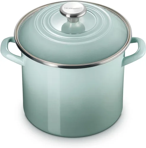 Vista 29 de Le Creuset - Olla tradicional esmaltada en acero, 12 cuartos de galón, Oliva con pomos de acero inoxidable