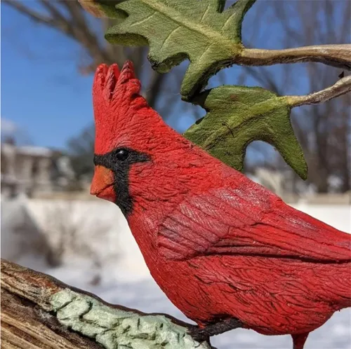 Vista 3 de Cardenal Wood Tallado – Hecho a mano 'Cardinals Appear When Angels are Near', arte original único tallado estatua de trabajo decoración de escultura