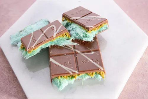 Vista 6 de Carians Viral - Barra de chocolate con pelo de ángel italiano congelado, sabor a pistacho, kataifi y caramelo, ideal para regalo, aniversario, 3.88