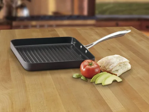 Vista 2 de Sartén antiadherente con tapa Cuisinart GreenGourmet, anodizado durable, Parrilla cuadrada, Negro