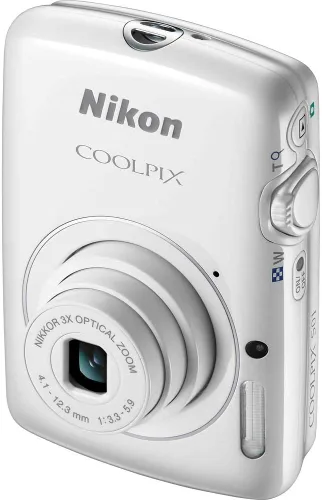 Vista 4 de Nikon COOLPIX S01 Cámara digital de 10.1 MP con zoom 3x NIKKOR lente de vidrio (rosa) (modelo antiguo)