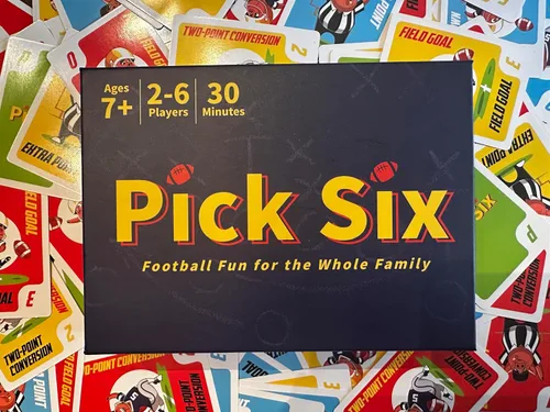 Vista 7 de Pick Six – ¡El mejor juego de cartas con temática de fútbol americano! Juego de cartas estratégico para niños y adultos. Ideal para fiestas y noches