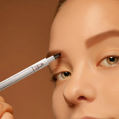 Vista 8 de Lápiz de cejas impermeable actualizado 2025 con punta de microtenedor, lápiz mágico 3D de cejas con 4 cabezas divididas a prueba de agua de larga