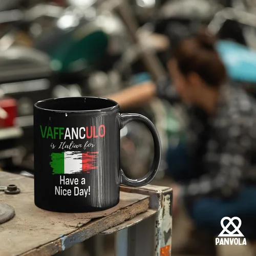 Vista 3 de Panvola Vaffanculo Is Italian For Have A Nice Day - Divertido regalo italiano para compañeros de trabajo, amigos, hermana, hermano, familia en Negro