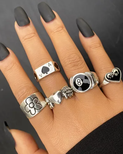 Vista 5 de Anillos punk góticos de plata vintage para hombres y mujeres y niñas paquete de anillos góticos geniales anillos de animales apilables gruesos a