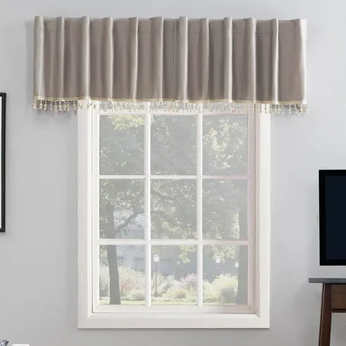Vista 26 de Sun Zero Greyson - Valance de cortina con pestaña trasera de seda de dupioni de imitación con borlas de cuentas y aislamiento térmico total opaco