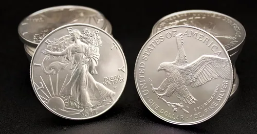 Vista 4 de 1986 - Presente (año aleatorio) Moneda Águila Americana de Plata de 1 oz Brillante Sin Circular (Tipo 1 o 2) con Certificado de Autenticidad $1