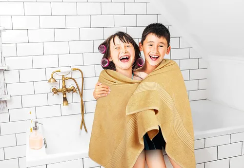 Vista 3 de Toalla de baño de lujo 700 GSM T (35 x 70 pulgadas) de Utopia Towels