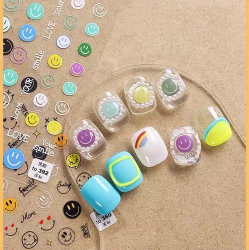 Vista 14 de Dedyel Calcomanías de uñas de sonrisa, lindas calcomanías de uñas de dibujos animados 5D en relieve de cara sonriente, calcomanías de uñas Kawaii