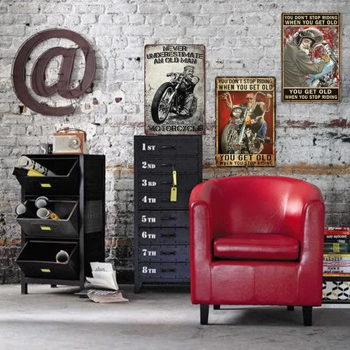 Vista 5 de Carteles de motocicleta Ubewair Regalos de motocicleta para hombres Arte de motocicleta de metal Decoración de pared Nunca subestimes a un viejo