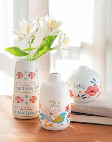 Vista 4 de Karma, Jarrones de cerámica medianos blancos para decoración rústica del hogar, mini jarrones para decoración moderna de granja, sala de estar