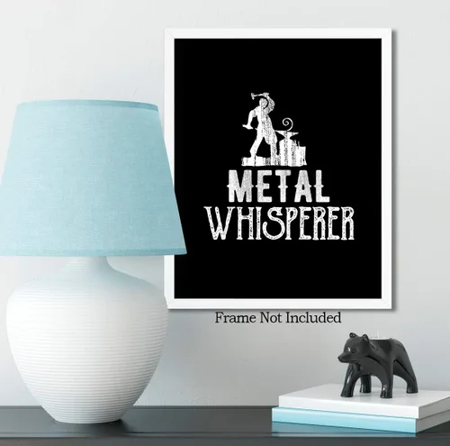 Vista 5 de Metal Whisperer - Decoración de pared de herrería sin marco de 8 x 10 pulgadas sobre un fondo negro, gran regalo para herreros o aquellos que aman