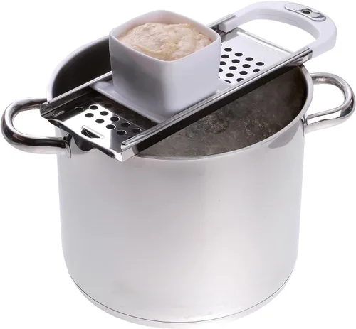 Vista 4 de Westmark 611222E6 - Cortador de spaetzle con trineo de masa, botón y 1 cucharón, acero inoxidable/ABS/PA, blanco/plata/negro