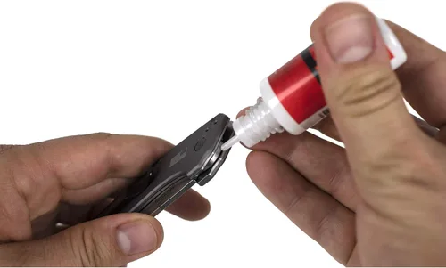 Vista 4 de Kershaw Aceite para cuchillos, botella dispensadora de gotas de 0.4 fl oz, para mantenimiento de cuchillos, limpieza, prevención de óxido