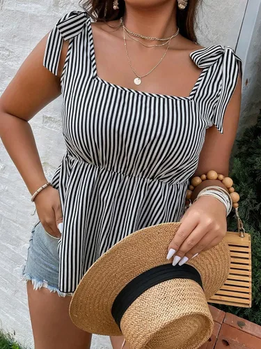 Vista 4 de WDIRARA Camiseta sin mangas para mujer, talla grande, con cuello cuadrado, dobladillo con volantes, estilo peplum