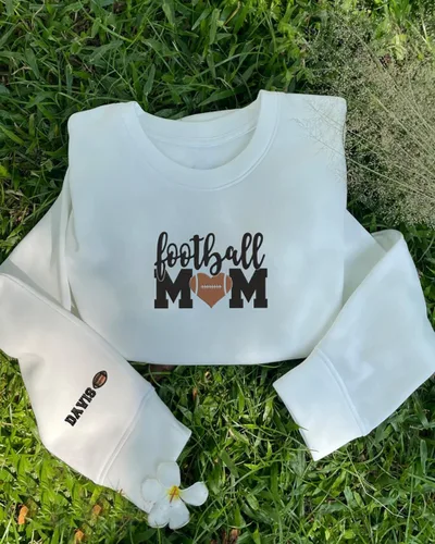 Vista 5 de IZI POD Sudadera bordada personalizada para mamá de fútbol, con nombre de fútbol personalizado en la manga, camiseta de jugador de fútbol, camiseta