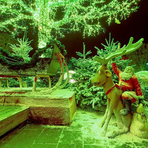 Vista 7 de Iluminación del hogar de 66 pies. Mini luces decorativas de Navidad de 200 luces LED de alambre verde, luces de hada estrellada enchufables, 8 modos
