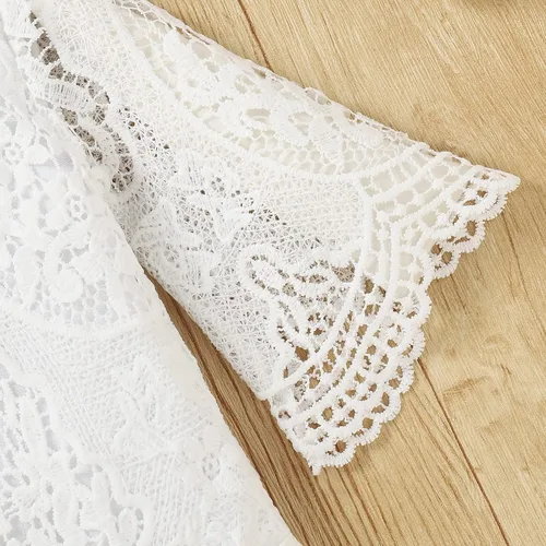 Vista 4 de Conjunto de ropa de bebé niña para bebé, mameluco de encaje blanco de manga larga + pantalones de mezclilla