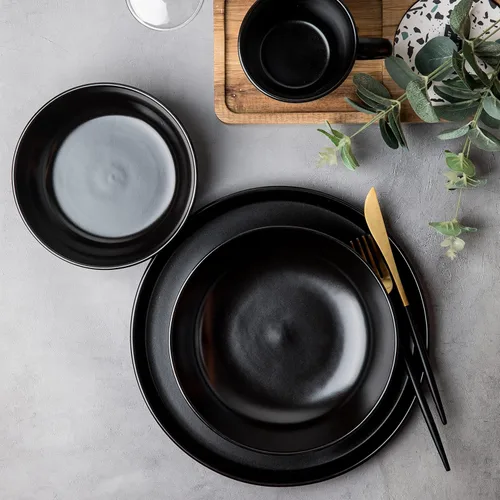 Vista 3 de ARORA SKUGGA Juego de vajilla redonda de cerámica de 16 piezas de 4, platos, platos pequeños, cuencos y tazas - Negro mate (472979)