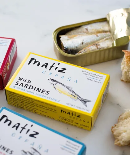 Vista 5 de Matiz Sardinas con limón Empaquetadas en aceite de oliva (4.2oz/120G Tin)