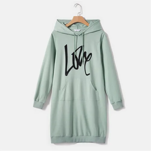 Vista 8 de Sudaderas con capucha con estampado de letras para mamá y yo, trajes a juego de sudadera de manga larga para mamá y bebé