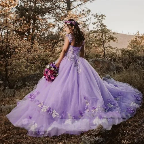 Vista 2 de Mauuwy Vestidos de quinceañera florales en 3D, vestido de baile de tul brillante hinchado dulce 16 vestidos de encaje con hombros descubiertos
