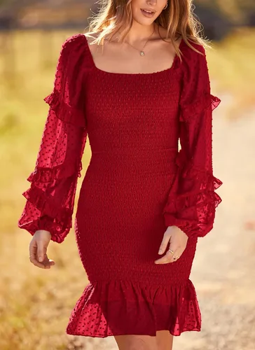 Vista 3 de PRETTYGARDEN Vestido corto ajustado fruncido para mujer, manga larga, cuello cuadrado, lunares suizos, volantes, vestido elegante de sirena