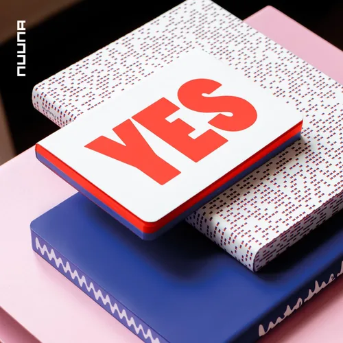 Vista 6 de Nuuna Graphic L "Yes-No" - Cuaderno de piel regenerada lisa, color rojo, azul y blanco