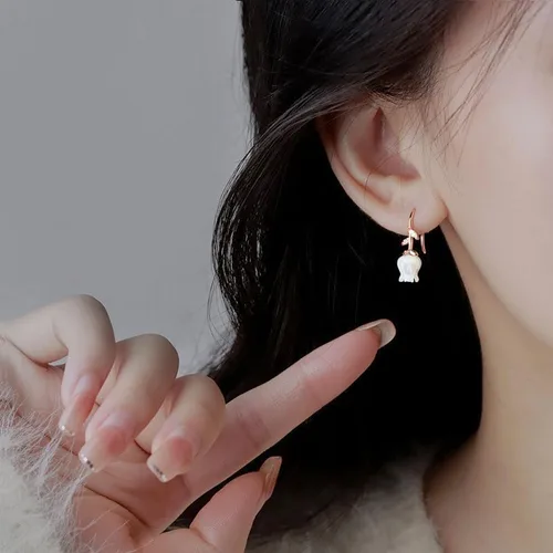 Vista 2 de Reffeer Aretes de plata de ley 925 maciza con diseño de flores para mujer