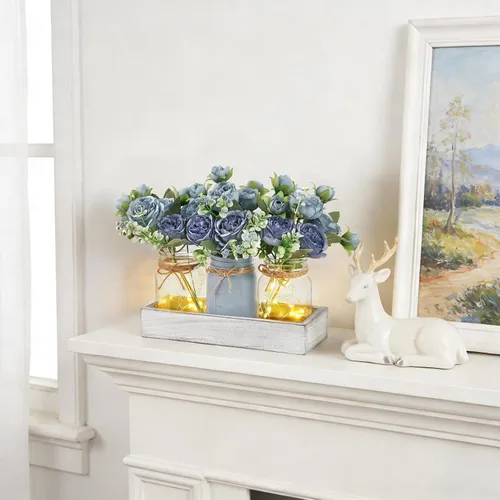 Vista 5 de Mkono Luces de Frasco Mason Centro de Mesa Decoración de Mesa para Comedor Bandeja de Madera Estilo Granja con 3 Frascos Flores Piezas Centrales
