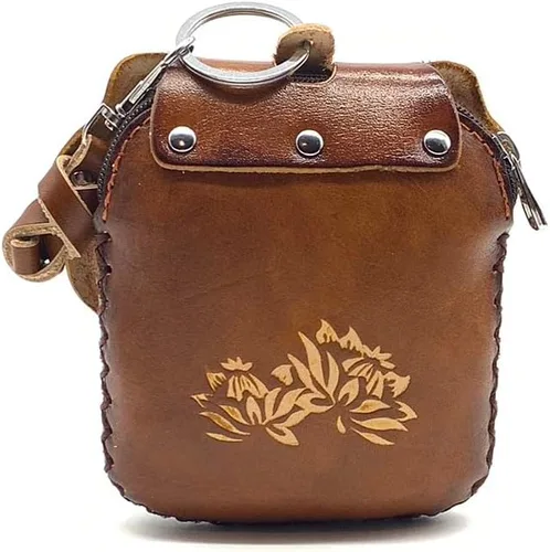 Vista 2 de Handmade Vintage Genuine Leather 3D Animal Elephant Coin Purse With Removable Wrist Strap (Brown)