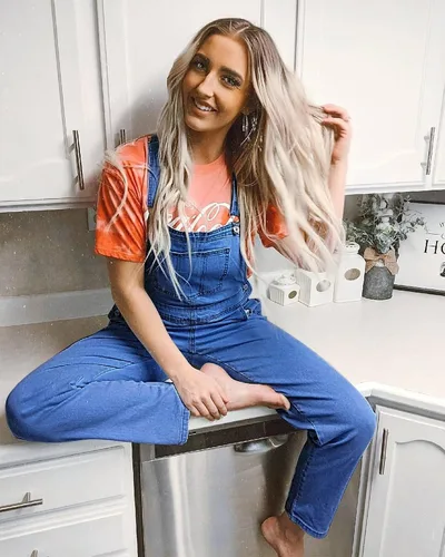Vista 6 de LookbookStore - Overol de mezclilla elástico e informal para mujer, pantalones y pechera con bolsillos