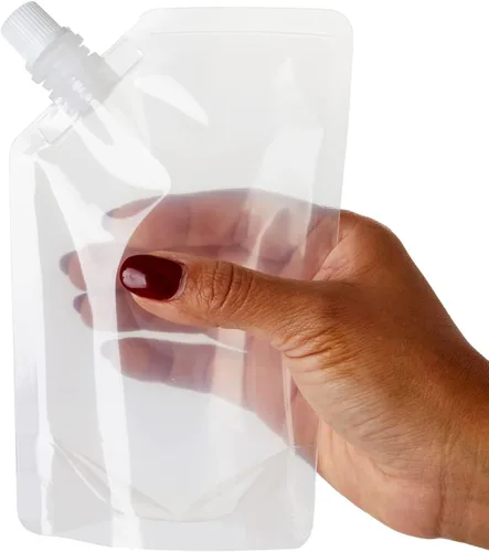 Vista 4 de Paquete de 50 bolsas de plástico reutilizables de 8 onzas con embudos para jugo, refrescos, cerveza (7 x 4 pulgadas)