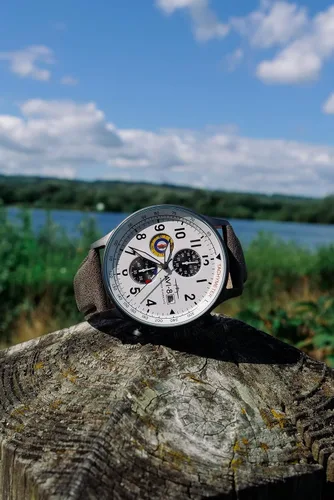 Vista 9 de Reloj analógicoAV-4011Hawker Hurricane, con mecanismo de cuarzo japonés, con correa de piel, de AVI-8