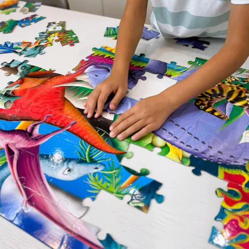 Vista 7 de The Learning Journey Puzzle Doubles que brilla en la oscuridad – Dinos – Rompecabezas preescolar de 100 piezas que brilla en la oscuridad