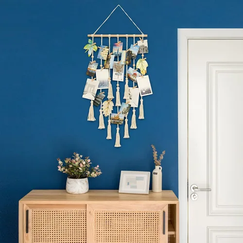 Vista 8 de Mkono Expositor de fotos colgante de macramé bohemio para decoración de pared con luz, regalos para adolescentes, soporte para tarjetas de fotos