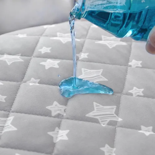 Vista 2 de Protector de colchón impermeable para cuna, paquete de 2 Estrella gris y azul marino