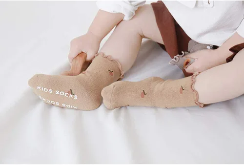 Vista 6 de FYLuoke Calcetines de encaje con volantes para bebé, calcetines de uniforme para niñas, calcetines casuales de algodón, lindos con volantes