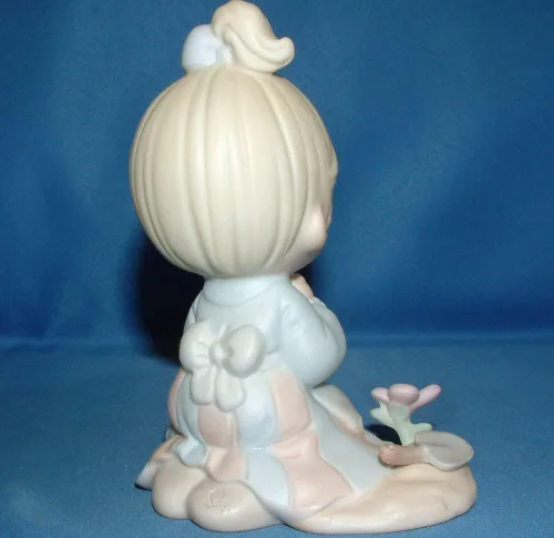 Vista 2 de Precious Moments Figuras de porcelana "Sembrando las semillas del amor