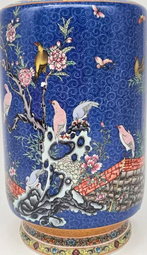 Vista 5 de Classic Famille Rose Florero de porcelana, fondo de flores grabadas, pájaros y flores, Jingdezhen